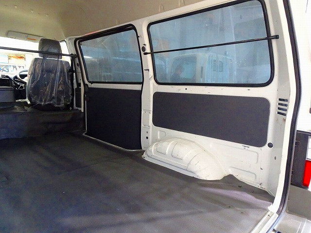 2人乗り 5ドア　リアガラス三面スモーク貼り リアガラス熱線|日産 バネットバン ABF-SKP2MN(4WD)の写真30