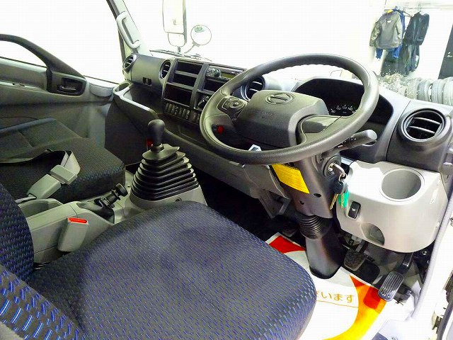 AC PS PW SRS ABS 集中ドアロック 左電格ミラー AM/FMラジオ ルームミラー式バックモニター ターボ 排気ブレーキ ESスタート フロア6MT|日野 デュトロ 2KG-XZU720M(2WD)の写真5