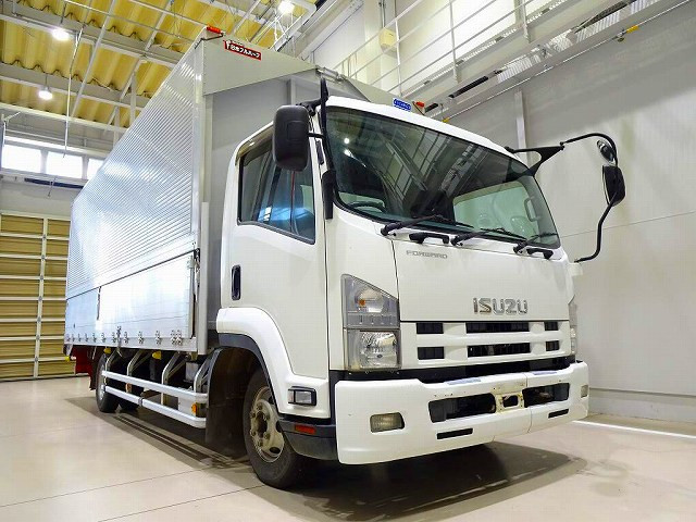 いすゞ フォワード TKG-FRR90S2(2WD)の写真2