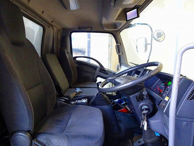 いすゞ フォワード TKG-FRR90S2(2WD)の写真6