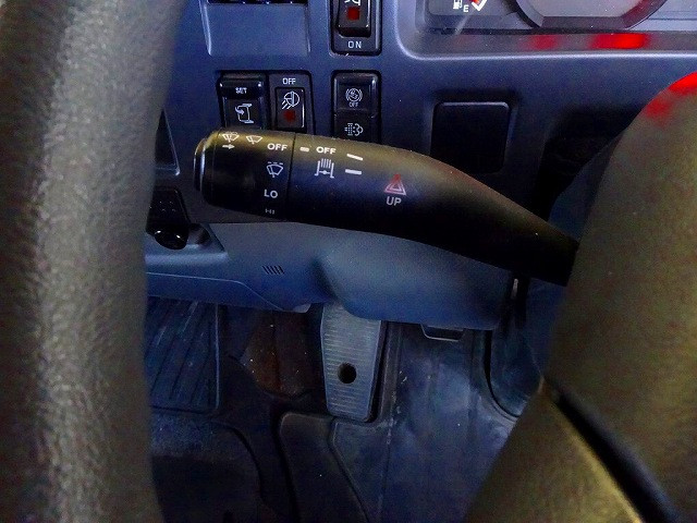 いすゞ フォワード TKG-FRR90S2(2WD)の写真18