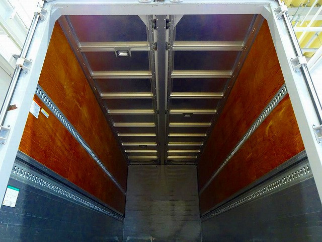 いすゞ フォワード TKG-FRR90S2(2WD)の写真23