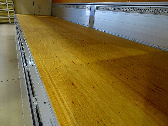 荷台内寸:967×241×261 日本フルハーフ/DKV リア観音扉 センタースロットル付五方開 左右セイコーラック2対 床フック9対 ラッシングレール2段(68cm/150cm) 荷室LED灯4個|いすゞ ギガ 2PG-CYY77DU(6x4)の写真31