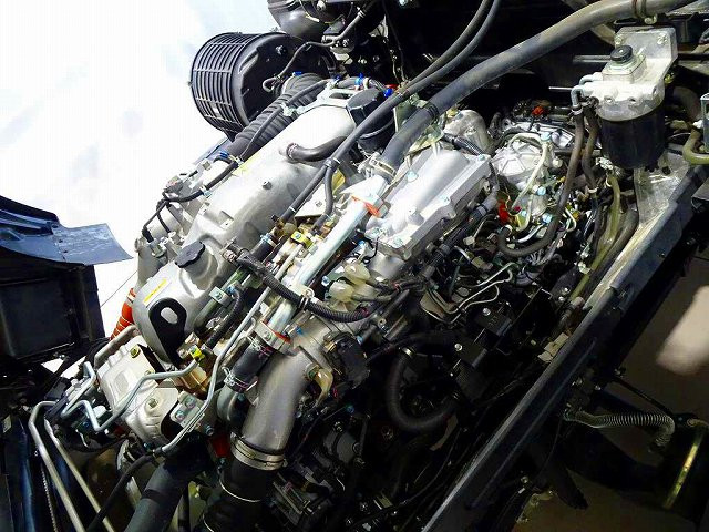 エンジンルーム|いすゞ ギガ 2PG-CYY77DU(6x4)の写真36