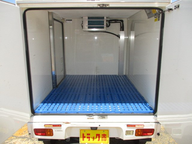 ダイハツ ハイゼットトラック ＥBD－S500P(2WD)の写真4