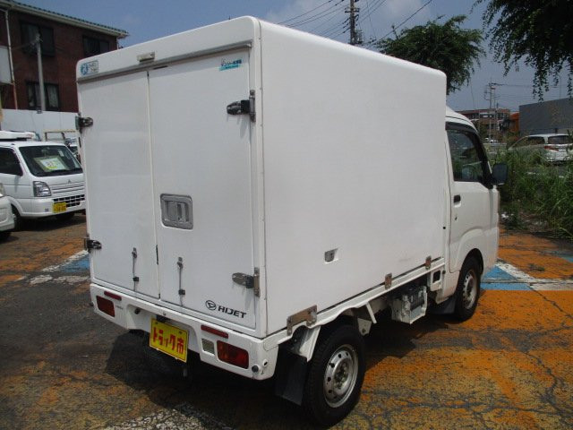 ダイハツ ハイゼットトラック EBD-S500P(2WD)の写真3