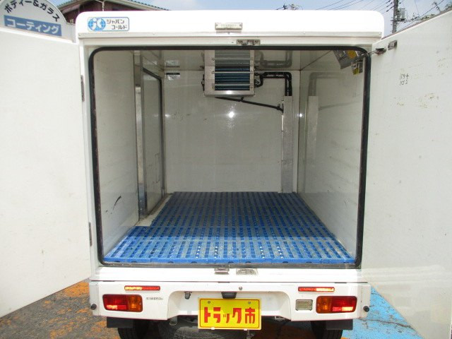 ダイハツ ハイゼットトラック EBD-S500P(2WD)の写真4