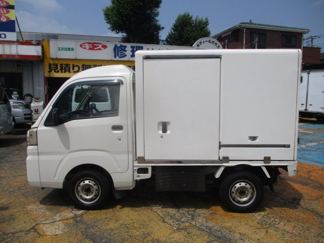 ダイハツ ハイゼットトラック EBD-S500P(2WD)の写真21