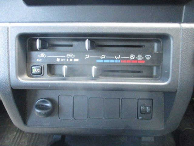 ダイハツ ハイゼットトラック EBD-S500P(2WD)の写真12