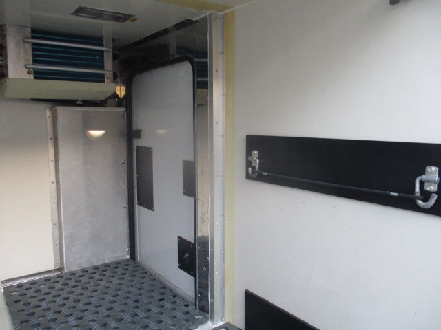 ダイハツ ハイゼットトラック EBD-S500P(2WD)の写真23