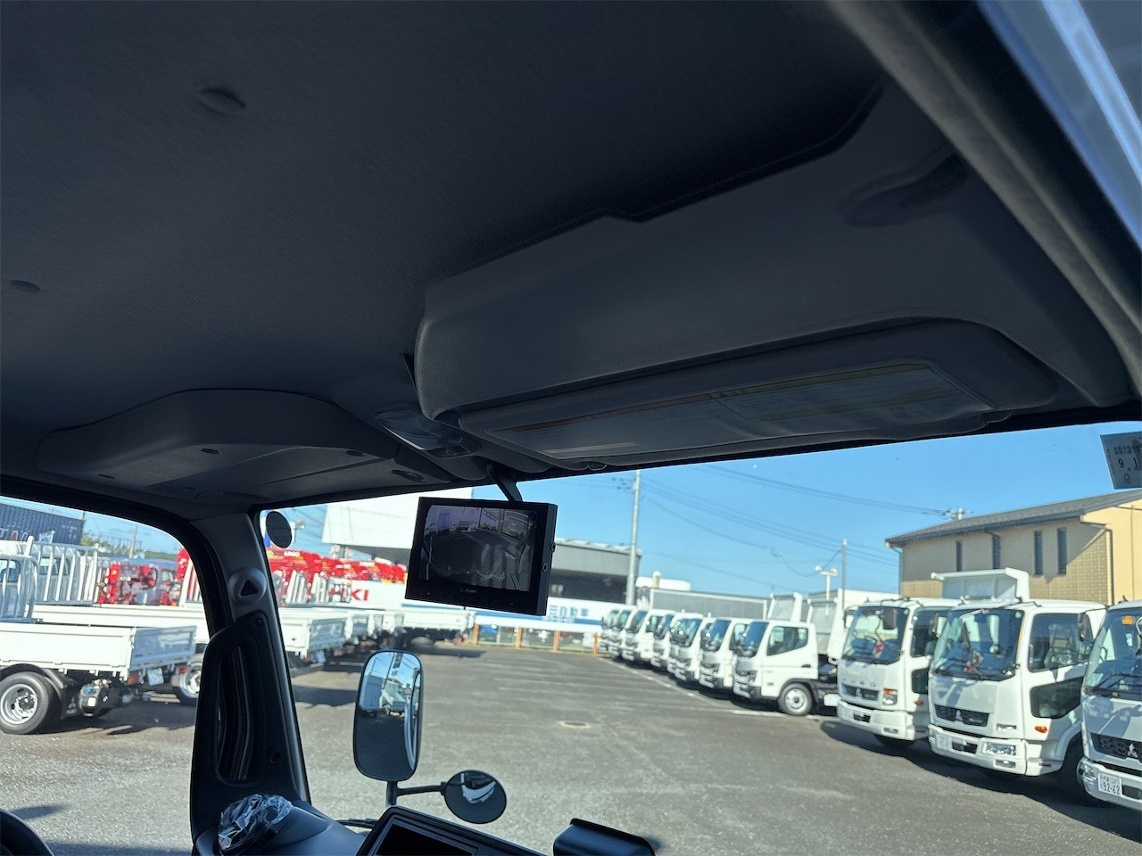 三菱 キャンター 2RG-FBA60(2WD)の写真11