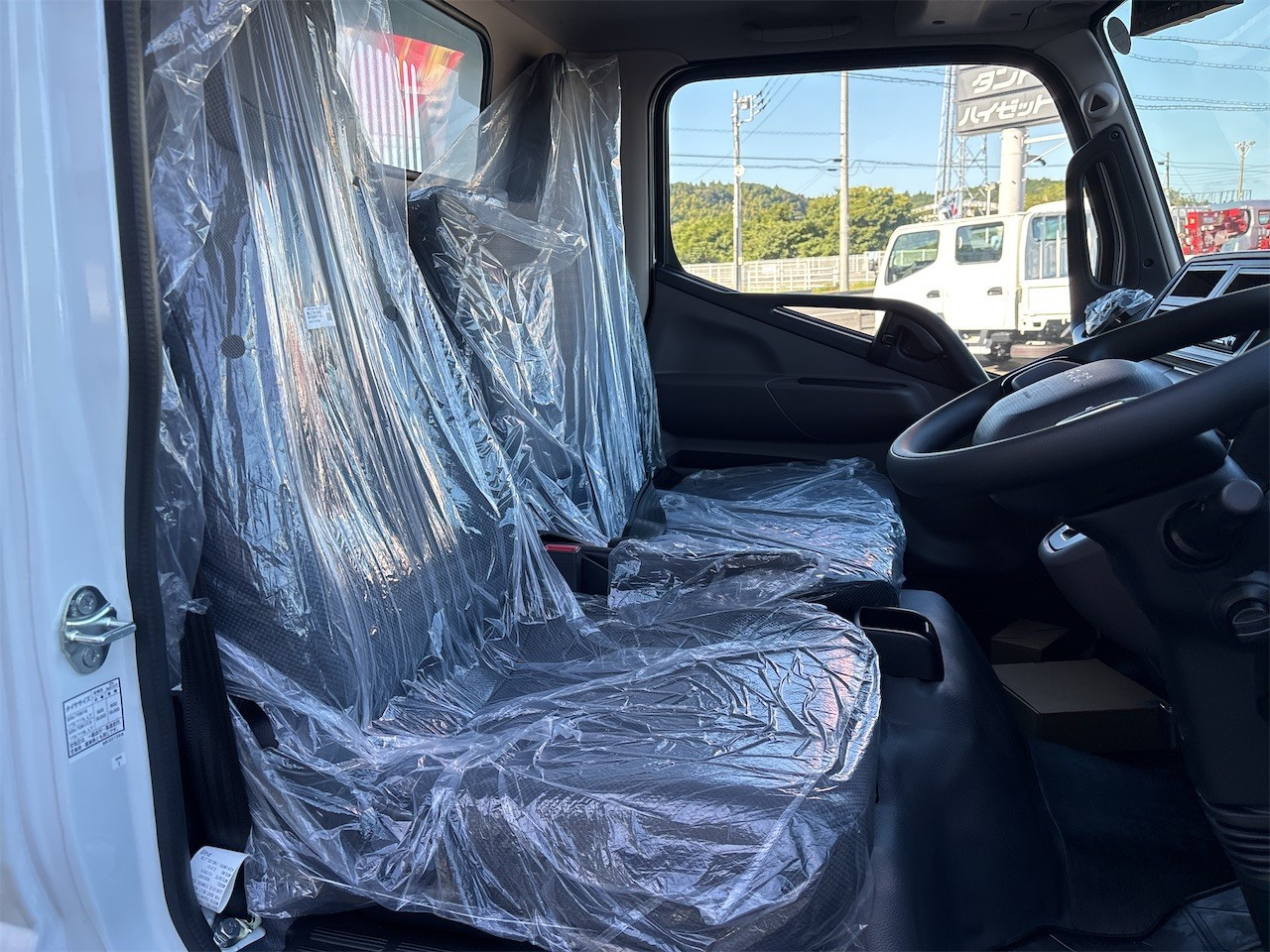 三菱 キャンター 2RG-FBA60(2WD)の写真12