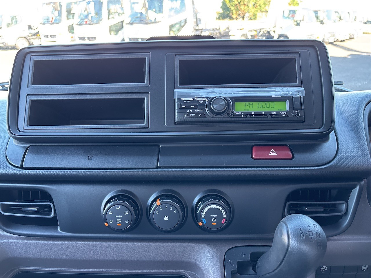 三菱 キャンター 2RG-FBA60(2WD)の写真22