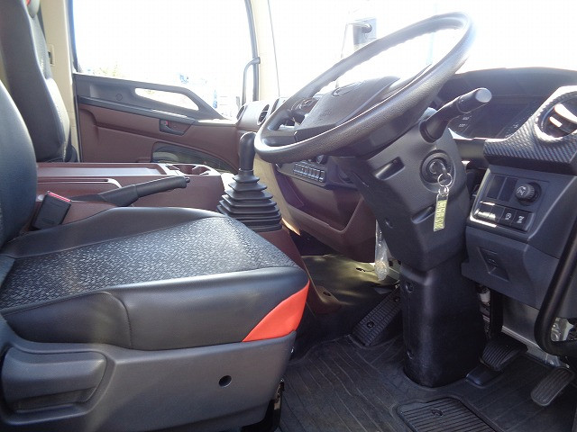 日野 レンジャー 2KG-FC2ABA(2WD)の写真21