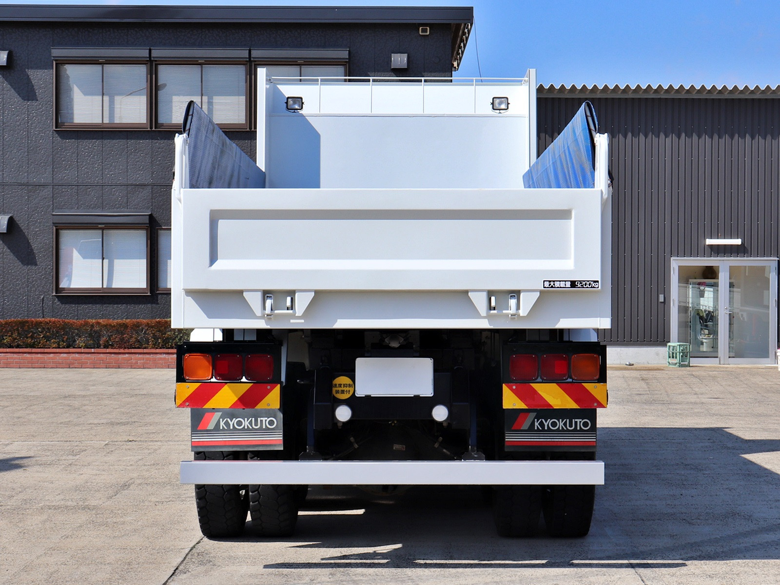 いすゞ ギガ 2PG-CXZ77CT(6x4)の写真3