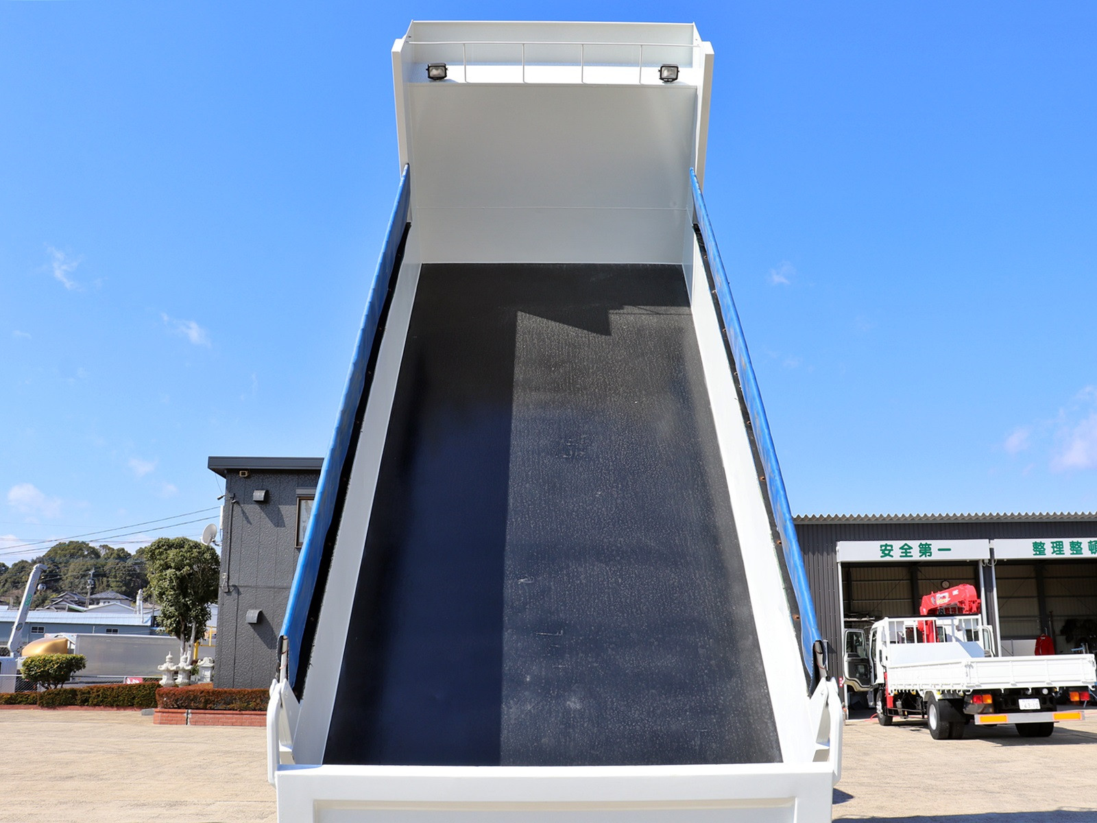 いすゞ ギガ 2PG-CXZ77CT(6x4)の写真8