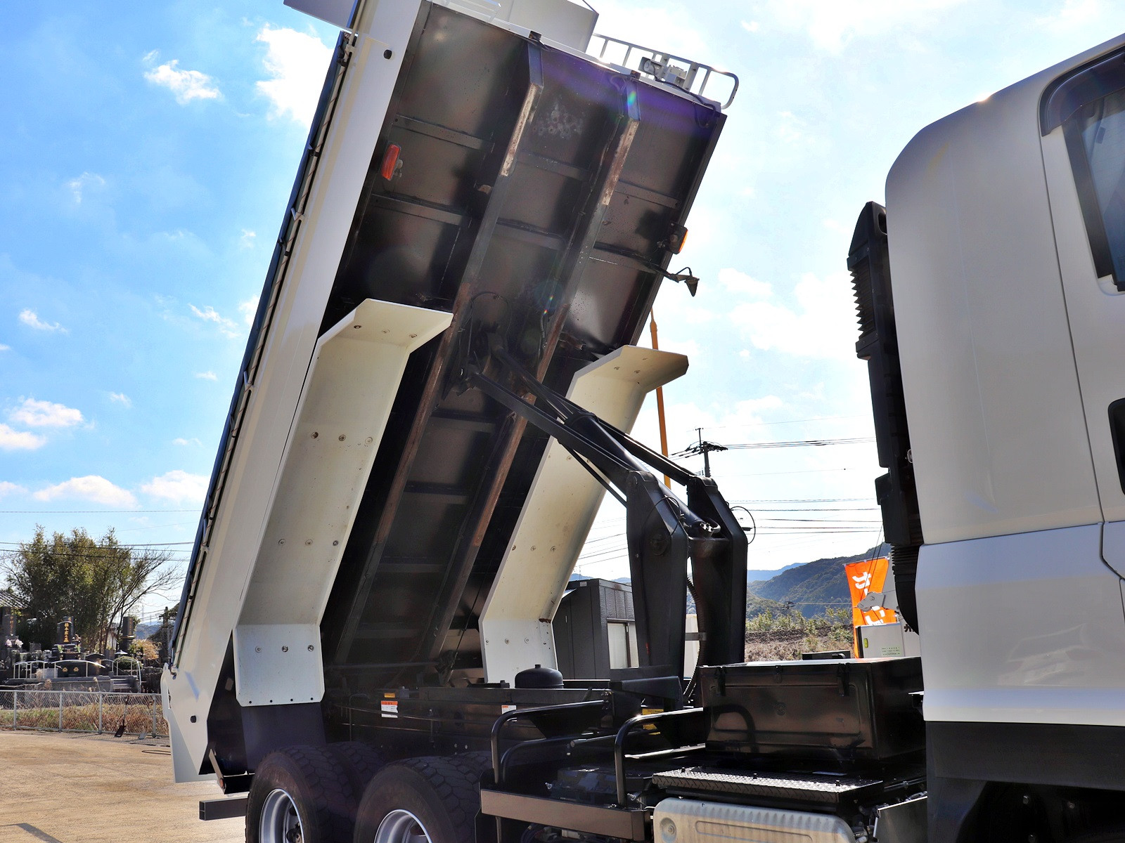 いすゞ ギガ 2PG-CXZ77CT(6x4)の写真14