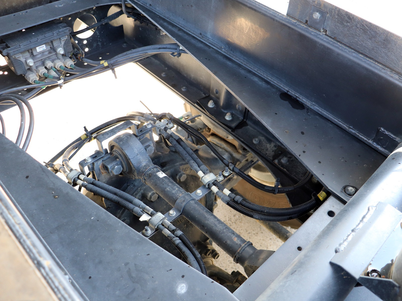 いすゞ ギガ 2PG-CXZ77CT(6x4)の写真21