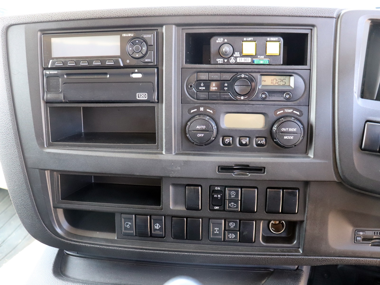 いすゞ ギガ 2PG-CXZ77CT(6x4)の写真34