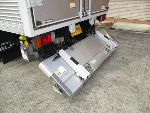 いすゞ エルフ TPG-NPR85AN(2WD)の写真12