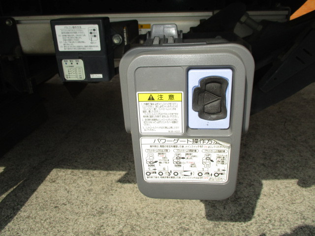 いすゞ エルフ TPG-NPR85AN(2WD)の写真14