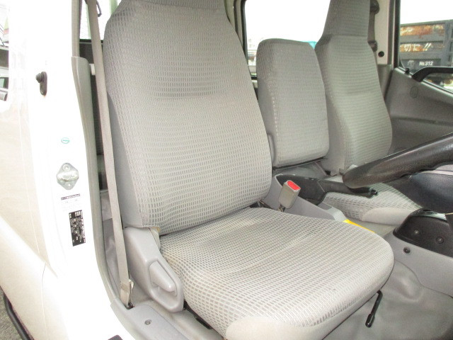 トヨタ ダイナ LDF-KDY281(4WD)の写真7