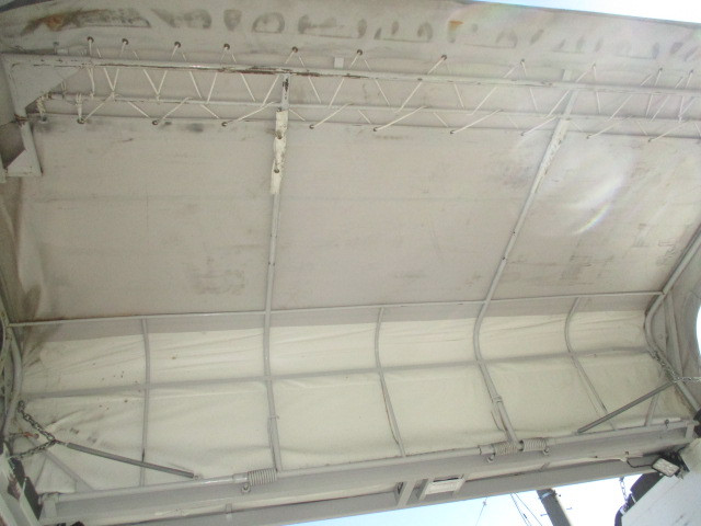 いすゞ エルフ 2RG-NJR88A(2WD)の写真5