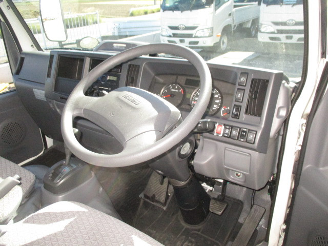 いすゞ エルフ 2RG-NJR88A(2WD)の写真14