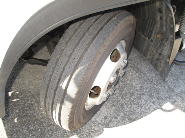 いすゞ エルフ 2RG-NJR88A(2WD)の写真20