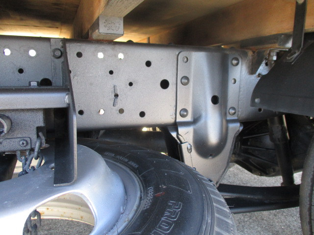 いすゞ エルフ 2RG-NJR88A(2WD)の写真24