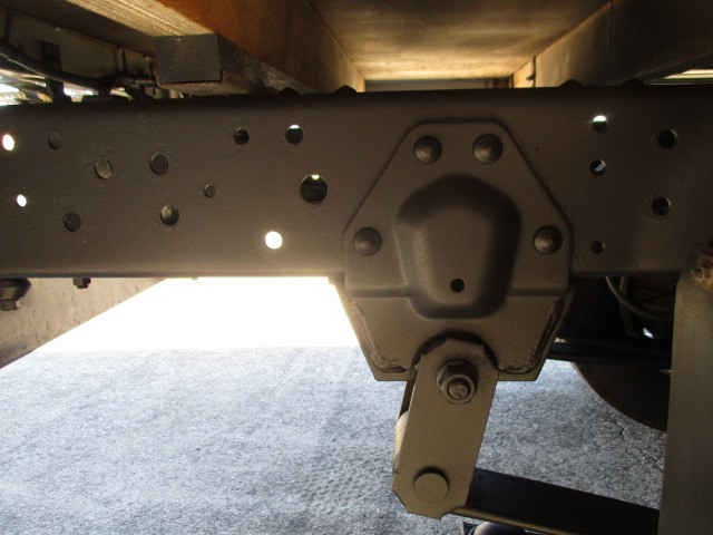 いすゞ エルフ 2RG-NJR88A(2WD)の写真25