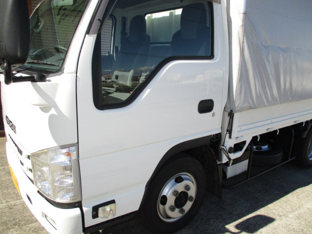 いすゞ エルフ 2RG-NJR88A(2WD)の写真39