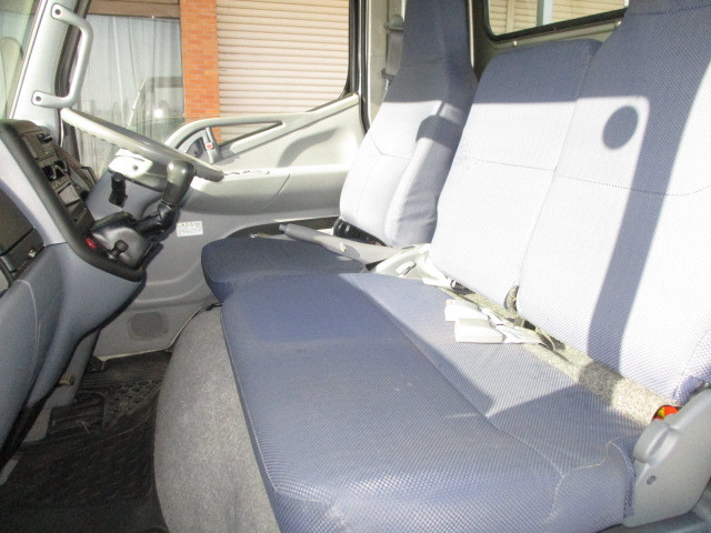 三菱 キャンターガッツ PDG-FB70B(2WD)の写真8