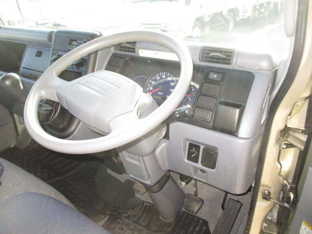 三菱 キャンターガッツ PDG-FB70B(2WD)の写真9