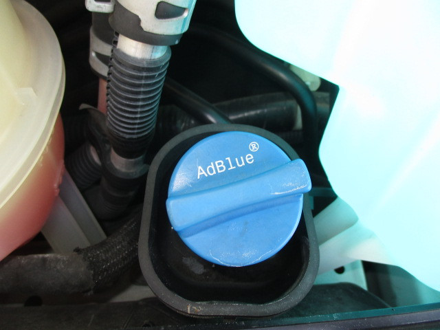 トヨタ ハイエースバン QDF-GDH206V(4WD)の写真11