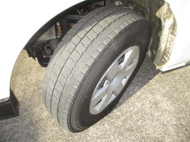 トヨタ ハイエースバン QDF-GDH206V(4WD)の写真19