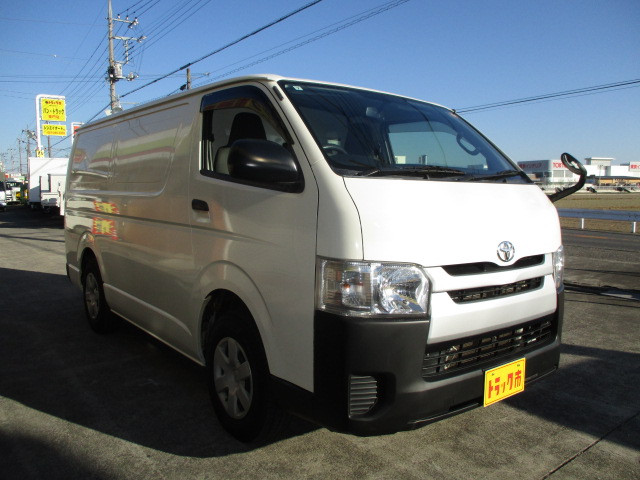 トヨタ ハイエースバン QDF-GDH206V(4WD)の写真28
