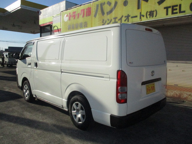 トヨタ ハイエースバン QDF-GDH206V(4WD)の写真29