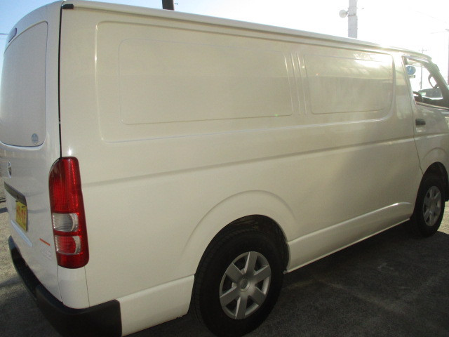 トヨタ ハイエースバン QDF-GDH206V(4WD)の写真33