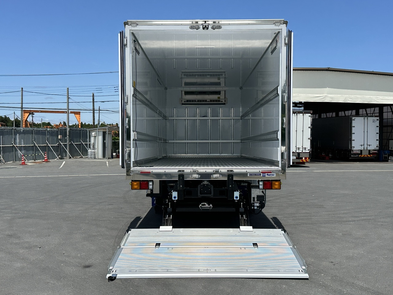 三菱 ファイター 2KG-FK65Fの写真12