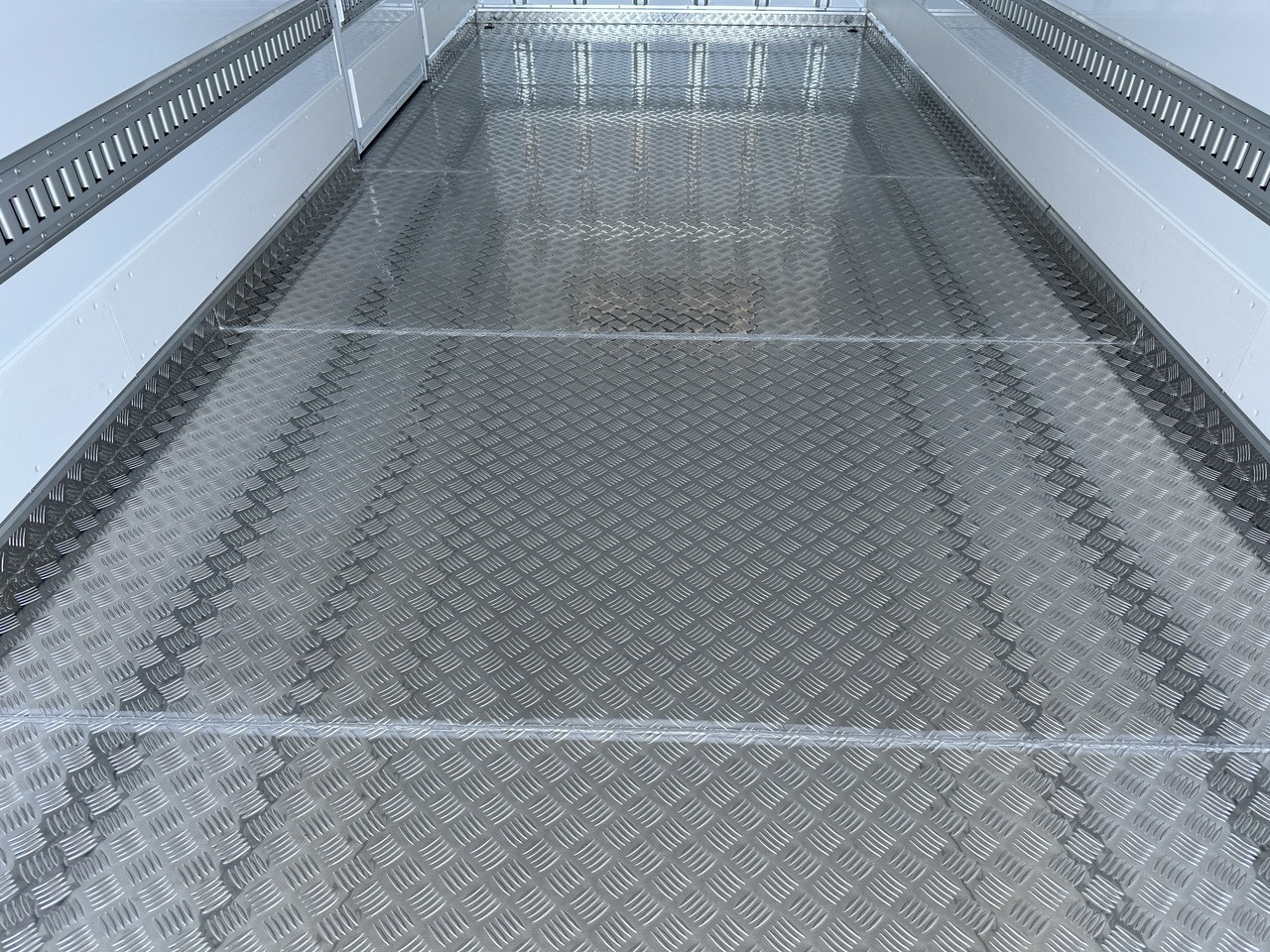 三菱 ファイター 2KG-FK65Fの写真13