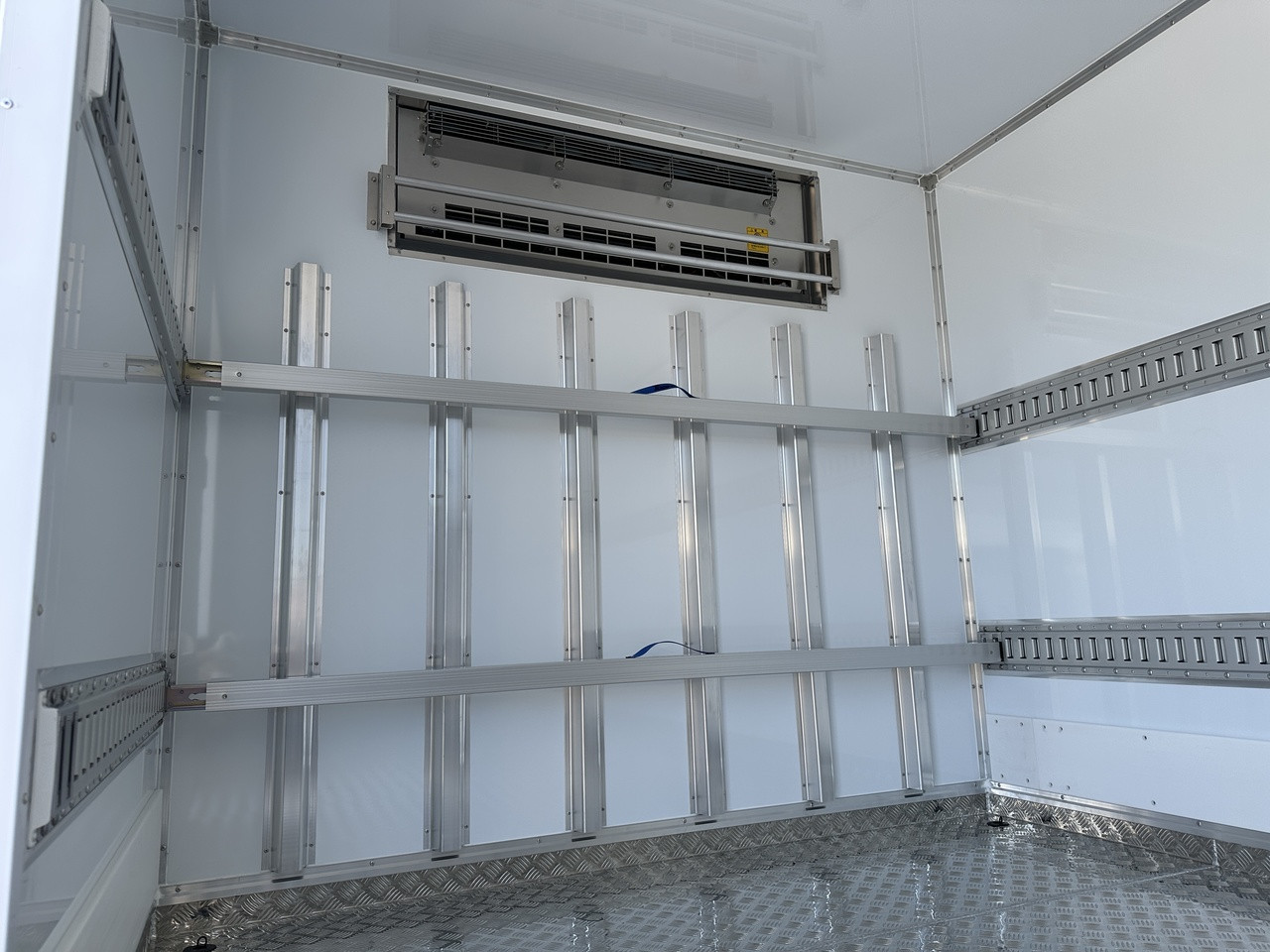 三菱 ファイター 2KG-FK65Fの写真18