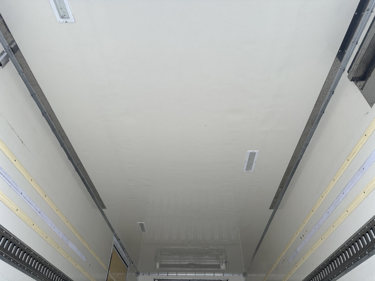 いすゞ フォワード 2PG-FSR90S2の写真15