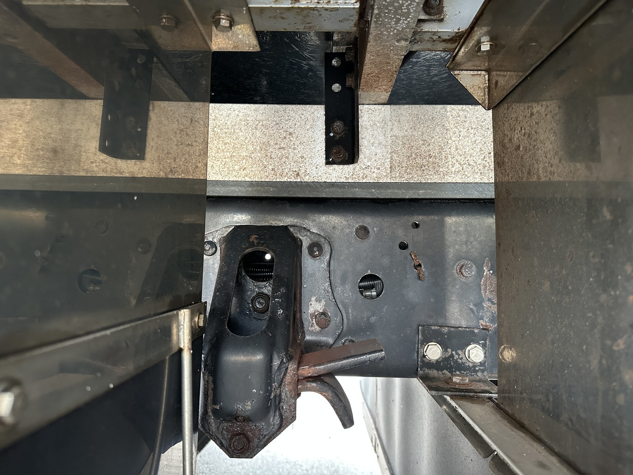 いすゞ フォワード 2PG-FSR90S2の写真30