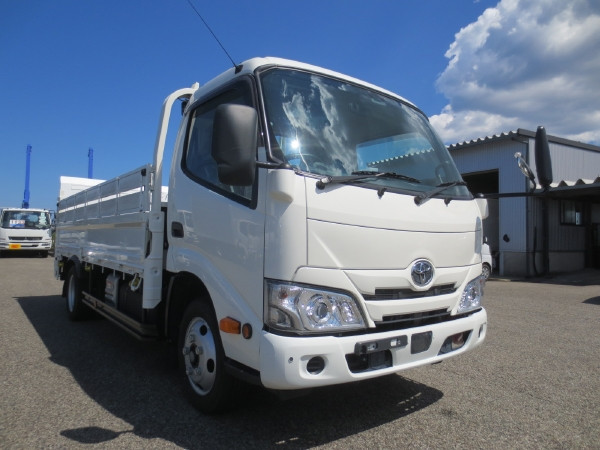 トヨタ ダイナ 2RG-XZU655(2WD)の写真2