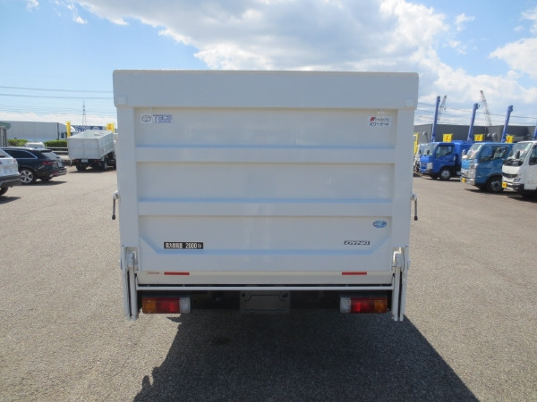 トヨタ ダイナ 2RG-XZU655(2WD)の写真7