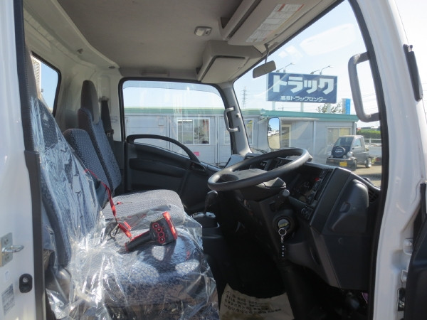 いすゞ エルフ 2RG-NPR88YN(2WD)の写真14