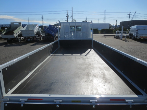 三菱 キャンター 2RG-FEAV0(2WD)の写真10