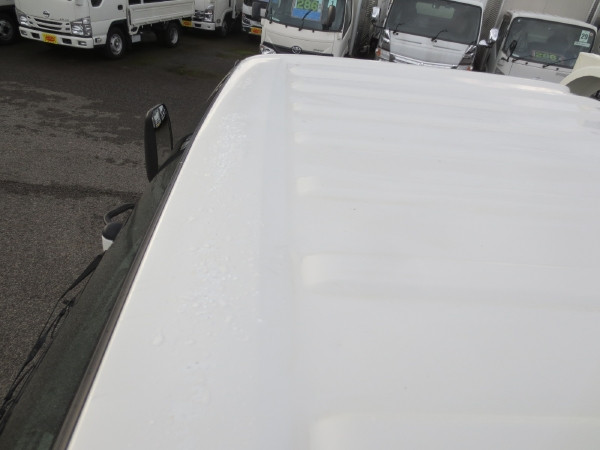 いすゞ エルフ 2RG-NKR88R(2WD)の写真16