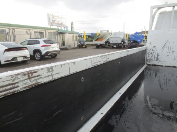 いすゞ エルフ 2RG-NKR88R(2WD)の写真19